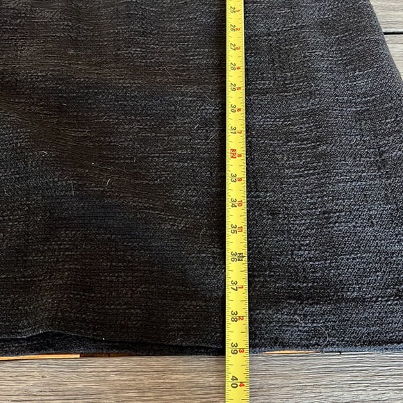 TORY BURCH MINI/MIDI WITH POCKETS AND BACK ZIP. LADIES SIZE TEN 10 - Picture 9 of 10